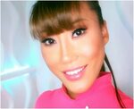 K2S/RG SwallowSalon - Tiffany Rain Stops By The Salon For A 